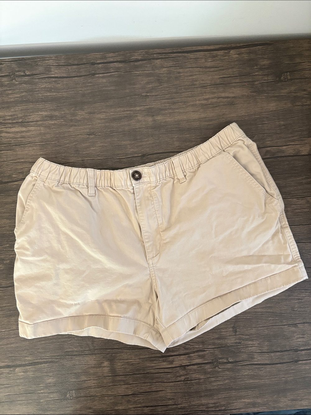 chubbies 4” Men’s Beige Elastic-Waist Chino Shorts